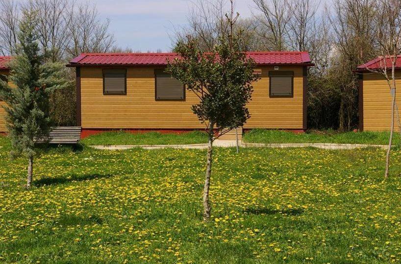 Bungalows Granja Escuela Arlanzón Eksteriør billede